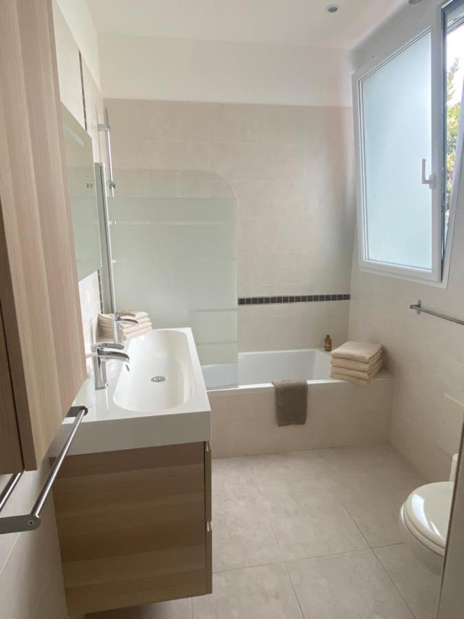 Agreable 3 Pieces Climatise Avec Vue Mer Et Parking Villefranche-sur-Mer Exterior photo